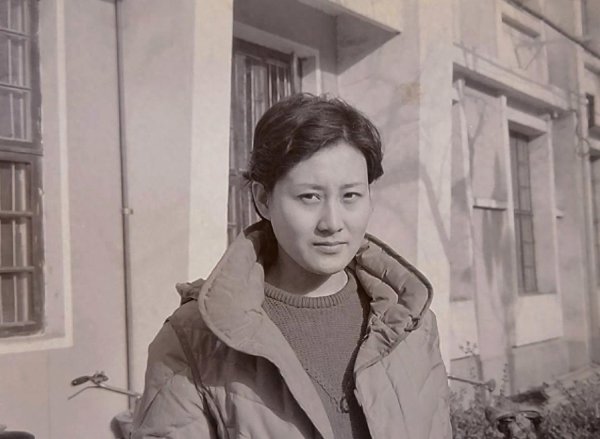 按天十倍配资平台 万万没有想到，63岁的张凯丽，因在9月的2个举动，实现口碑逆转！