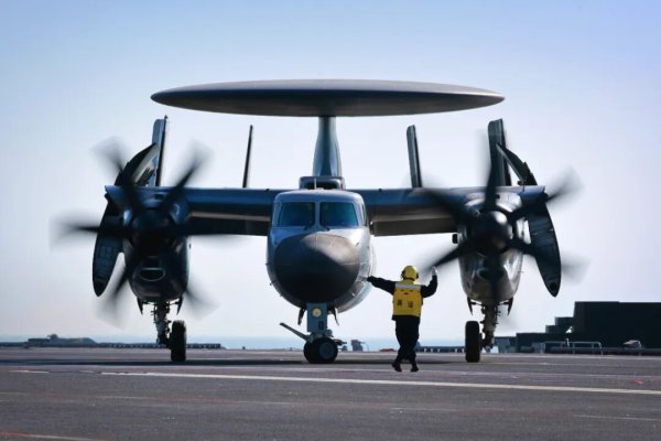 北京正规股票配资平台 专家解读：三型舰载机电磁弹射和阻拦着舰成功意义重大
