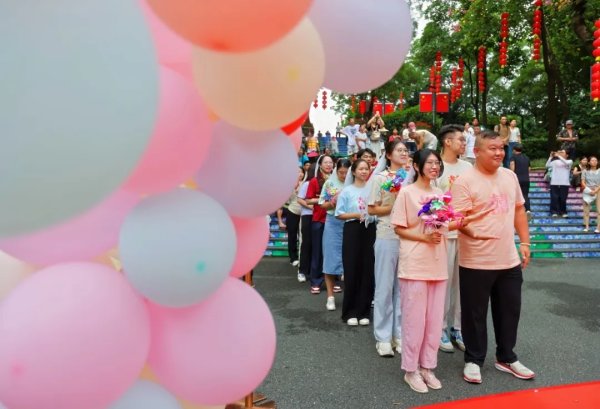 按天十倍配资平台 中秋白云山开办集体婚礼，广州新增最美结婚登记户外颁证点